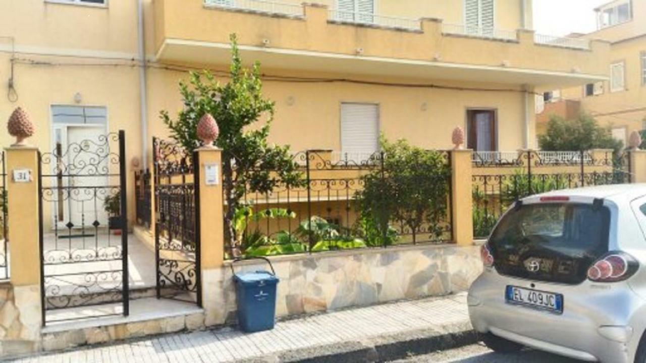Relax Due Passi Dal Mare Apartment Spadafora Luaran gambar